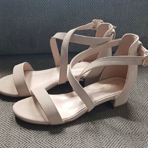 Dufannie Girl's Cream Strappy Sandals